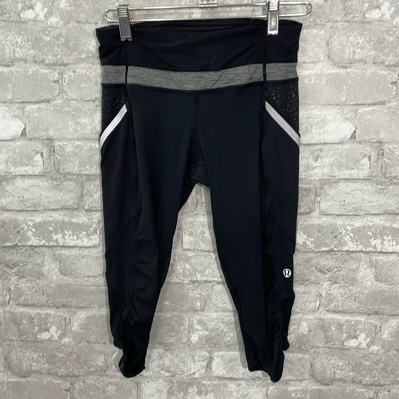 Lululemon Run A Marathon Crop
Black - Picture 1 of 10